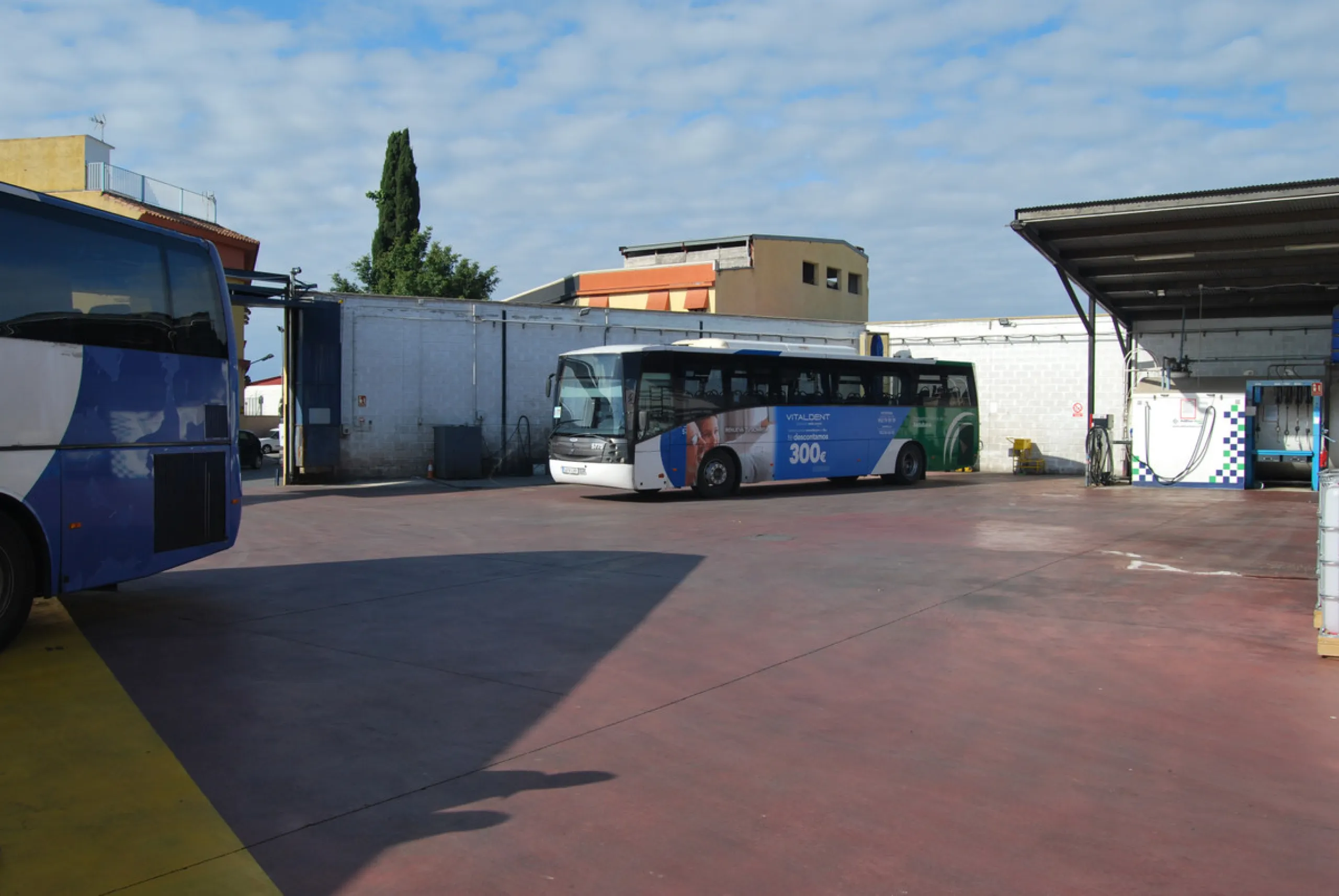 Commercial - Business в продаже в Marbella, Málaga. Площадь дома 1792 м²