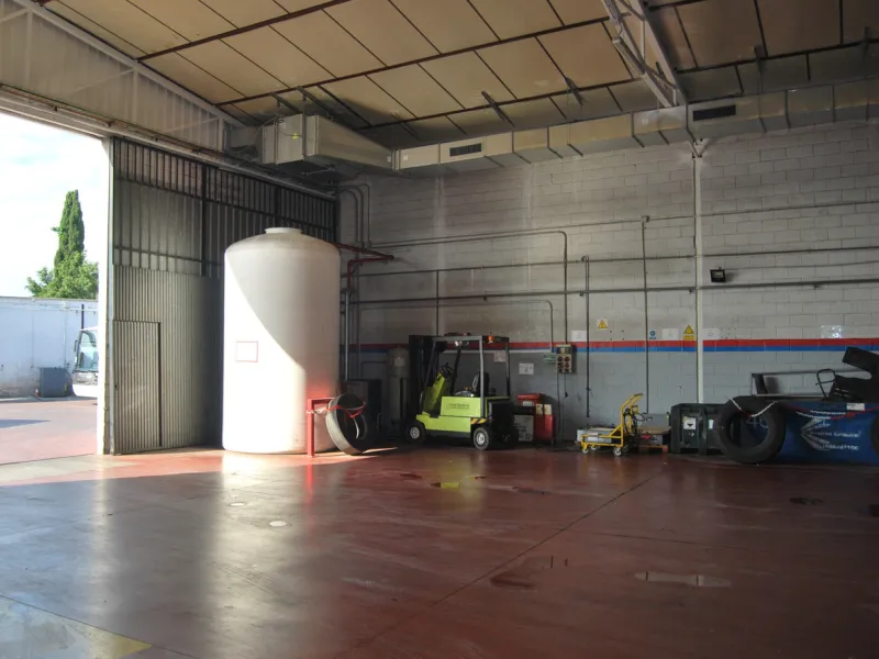Commercial - Business в продаже в Marbella, Málaga. Площадь дома 1792 м²