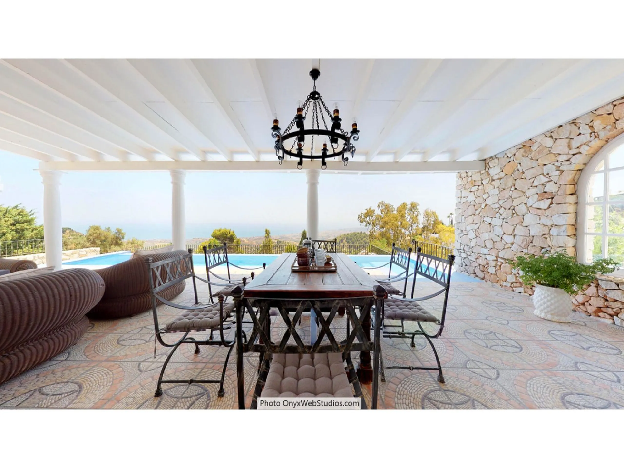 House - Detached Villa в продаже в Mijas, Málaga. В доме 9 спален и 8 ванных комнат. Площадь дома 1135 м². Площадь участка 6000 м²