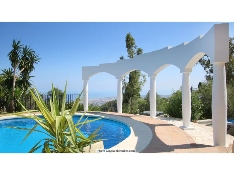 House - Detached Villa в продаже в Mijas, Málaga. В доме 9 спален и 8 ванных комнат. Площадь дома 1135 м². Площадь участка 6000 м²