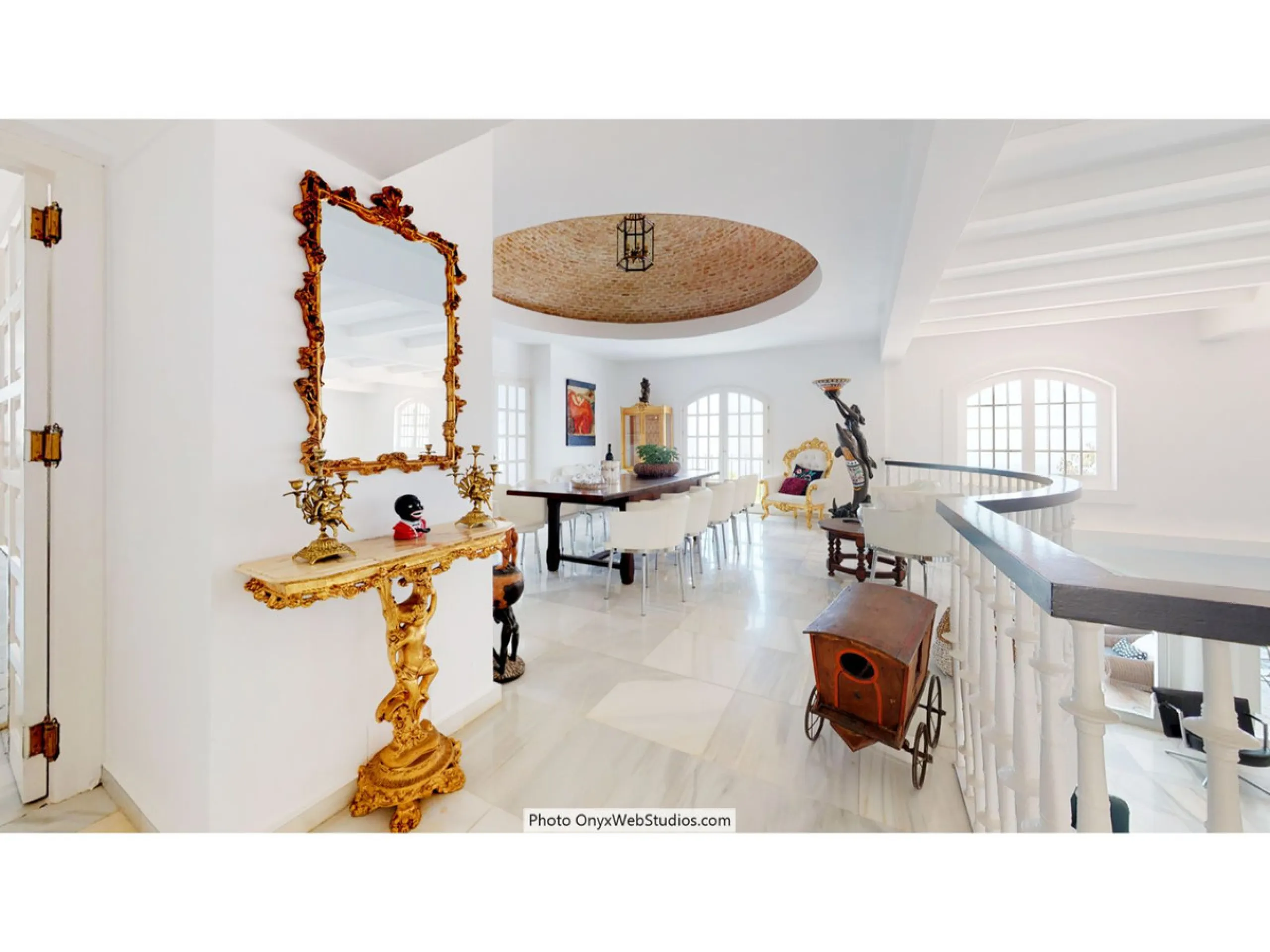 House - Detached Villa в продаже в Mijas, Málaga. В доме 9 спален и 8 ванных комнат. Площадь дома 1135 м². Площадь участка 6000 м²