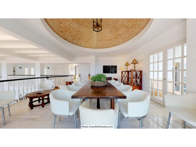House - Detached Villa в продаже в Mijas, Málaga. В доме 9 спален и 8 ванных комнат. Площадь дома 1135 м². Площадь участка 6000 м²