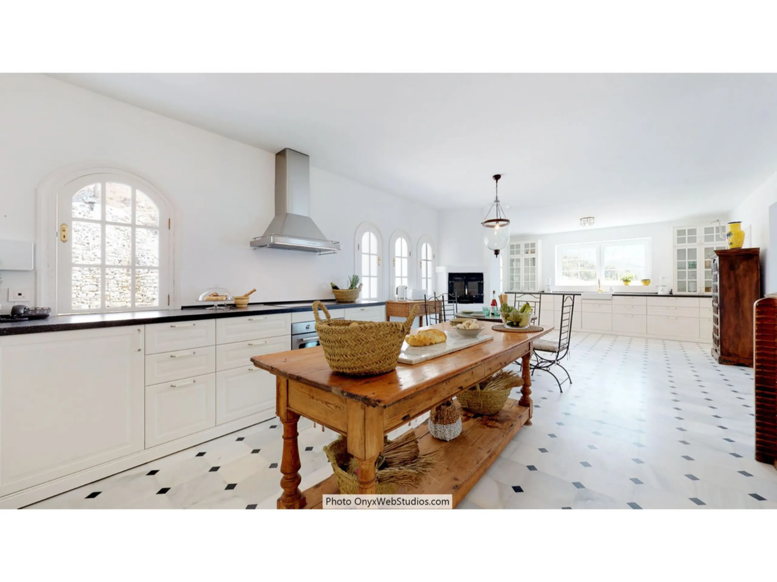 House - Detached Villa в продаже в Mijas, Málaga. В доме 9 спален и 8 ванных комнат. Площадь дома 1135 м². Площадь участка 6000 м²