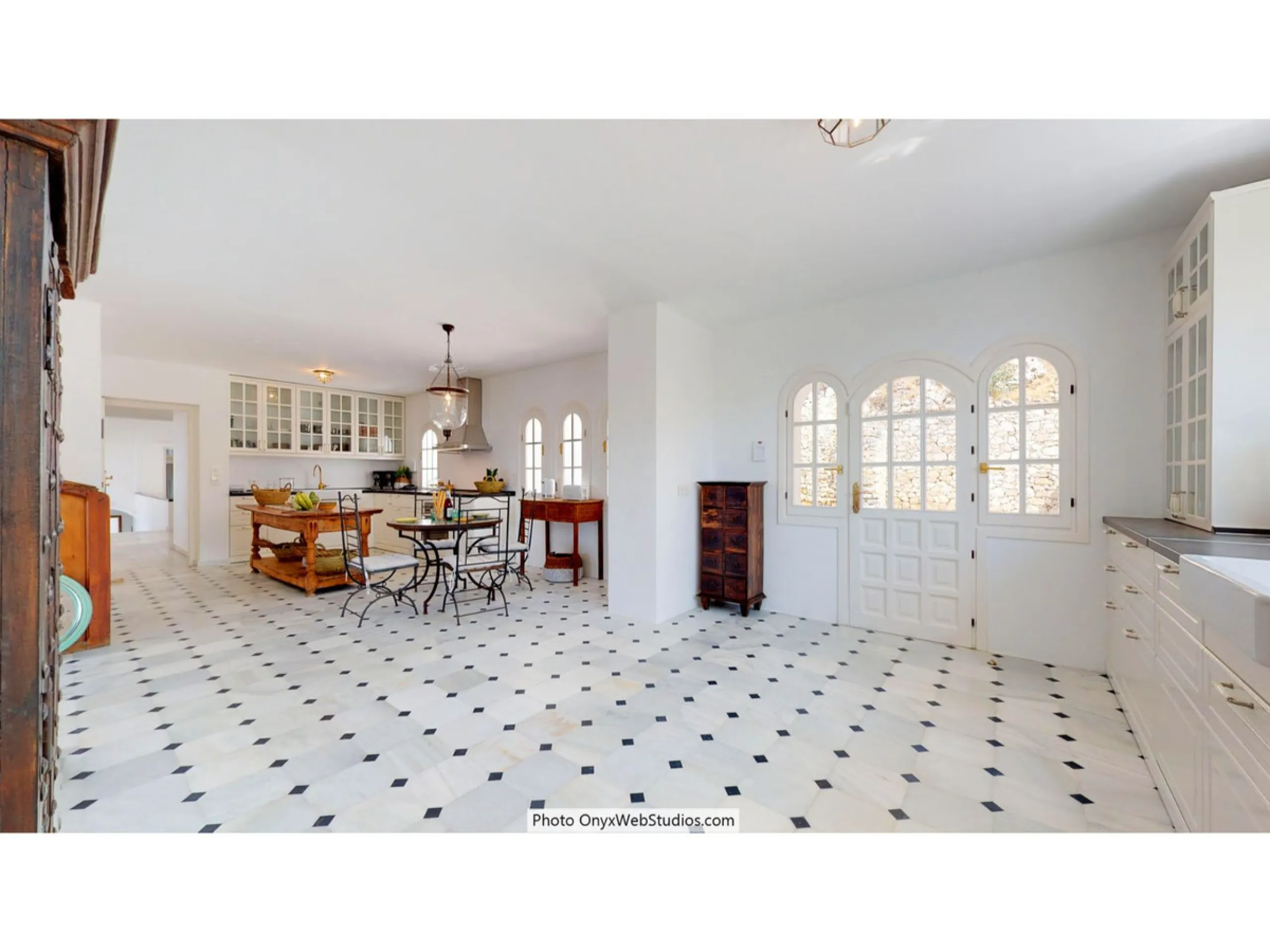 House - Detached Villa в продаже в Mijas, Málaga. В доме 9 спален и 8 ванных комнат. Площадь дома 1135 м². Площадь участка 6000 м²