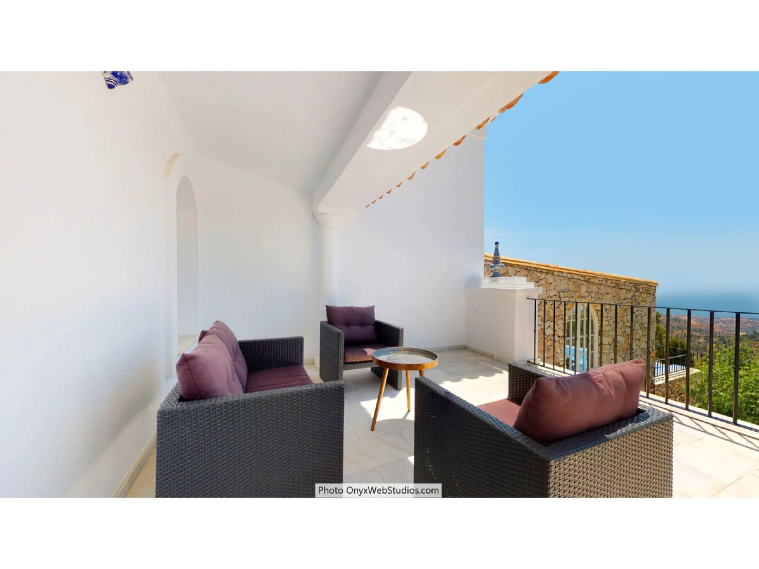 House - Detached Villa в продаже в Mijas, Málaga. В доме 9 спален и 8 ванных комнат. Площадь дома 1135 м². Площадь участка 6000 м²