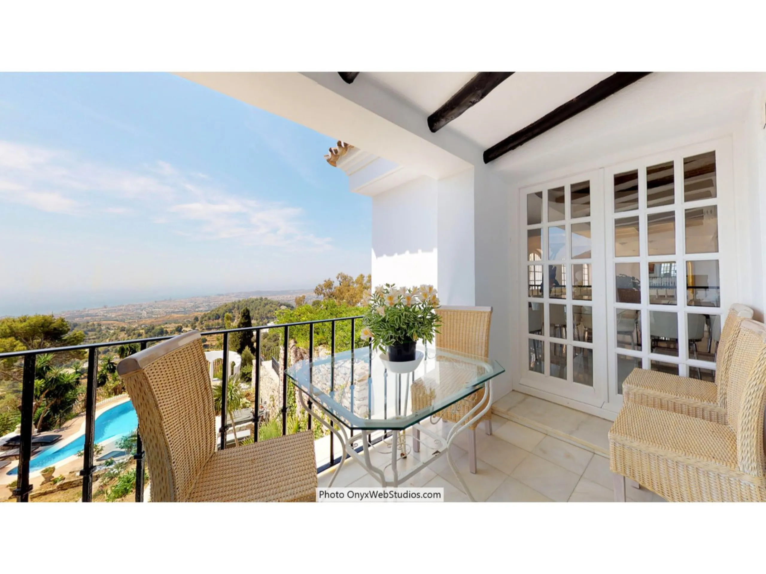 House - Detached Villa в продаже в Mijas, Málaga. В доме 9 спален и 8 ванных комнат. Площадь дома 1135 м². Площадь участка 6000 м²