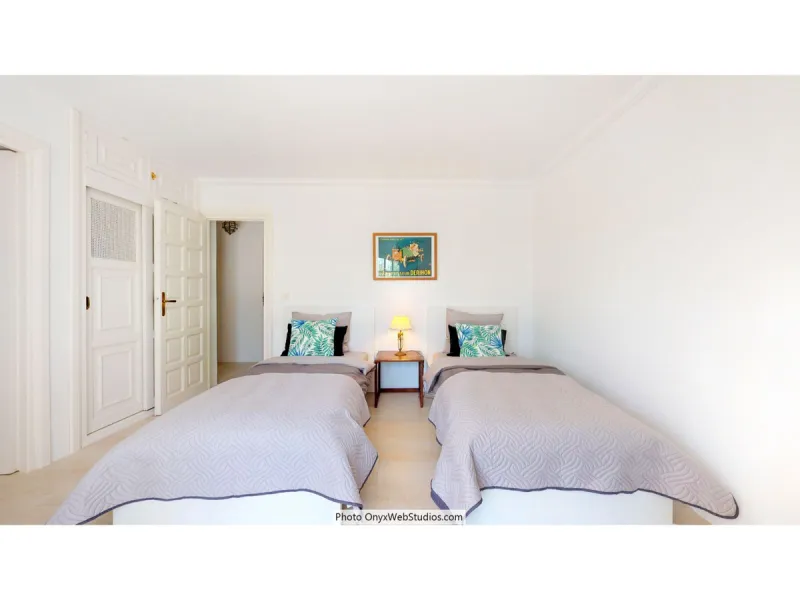 House - Detached Villa в продаже в Mijas, Málaga. В доме 9 спален и 8 ванных комнат. Площадь дома 1135 м². Площадь участка 6000 м²