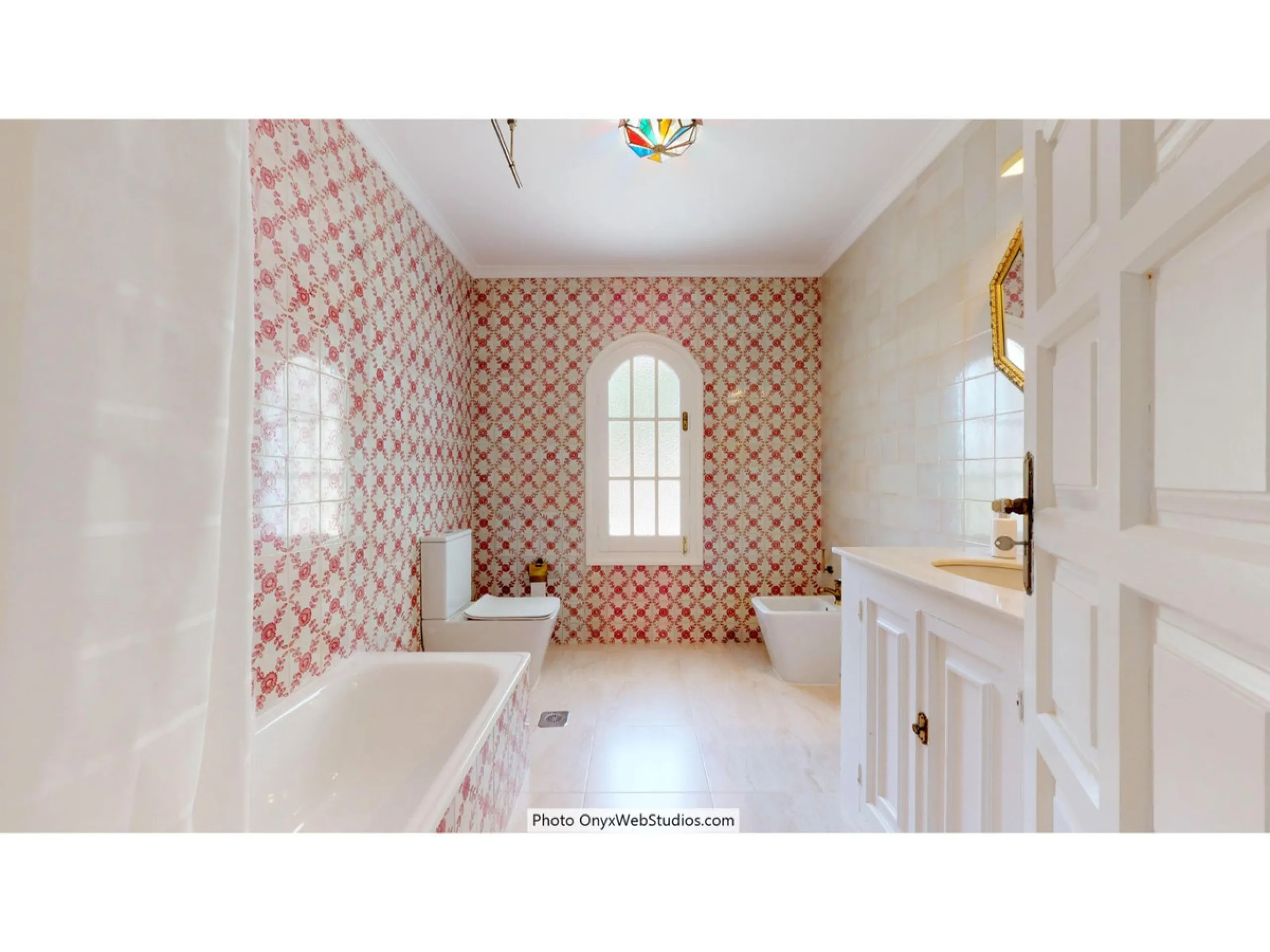 House - Detached Villa в продаже в Mijas, Málaga. В доме 9 спален и 8 ванных комнат. Площадь дома 1135 м². Площадь участка 6000 м²
