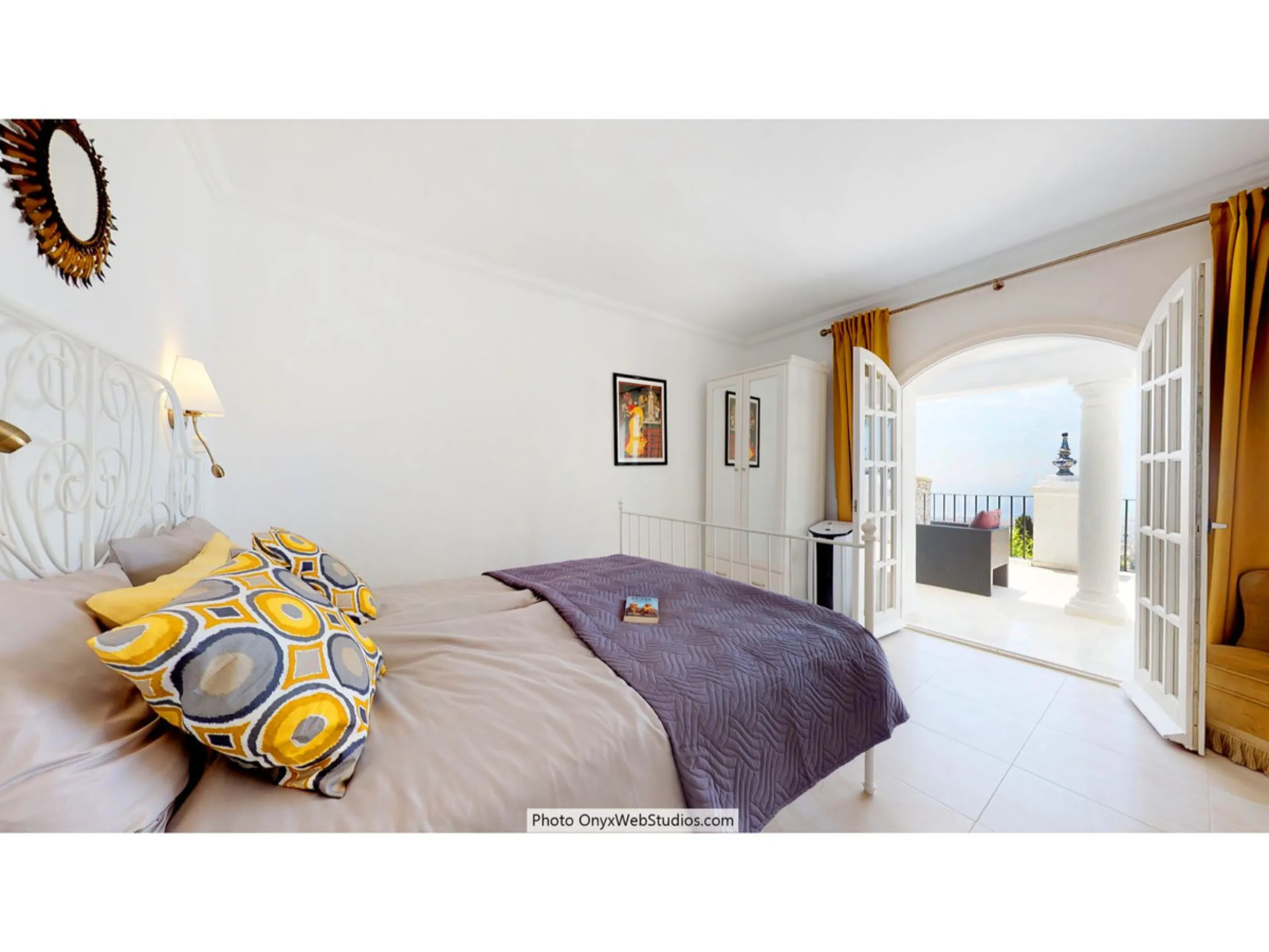 House - Detached Villa в продаже в Mijas, Málaga. В доме 9 спален и 8 ванных комнат. Площадь дома 1135 м². Площадь участка 6000 м²