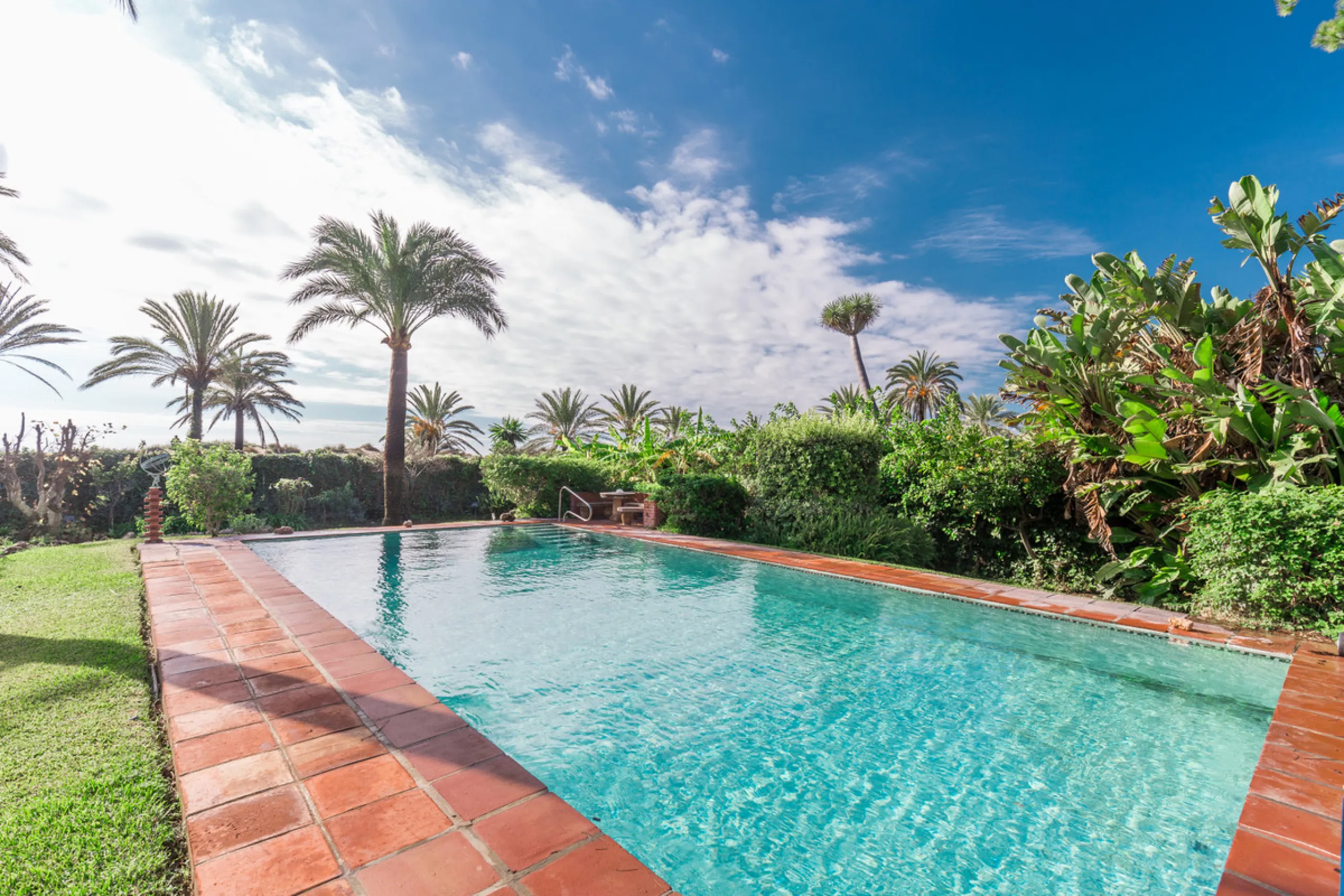 Fantastic opportunity to purchase such a house in this unique location. Frontline beach in los monteros . An absolutely stunning plot  in a fantastic beach location.