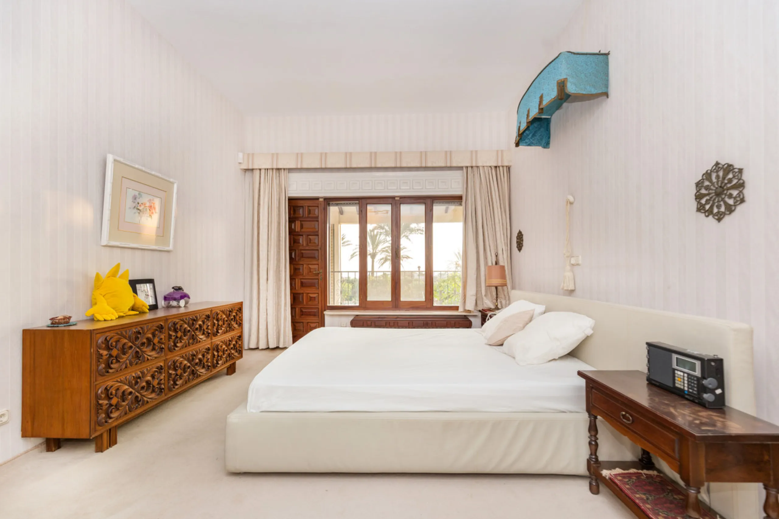 Fantastic opportunity to purchase such a house in this unique location. Frontline beach in los monteros . An absolutely stunning plot  in a fantastic beach location.