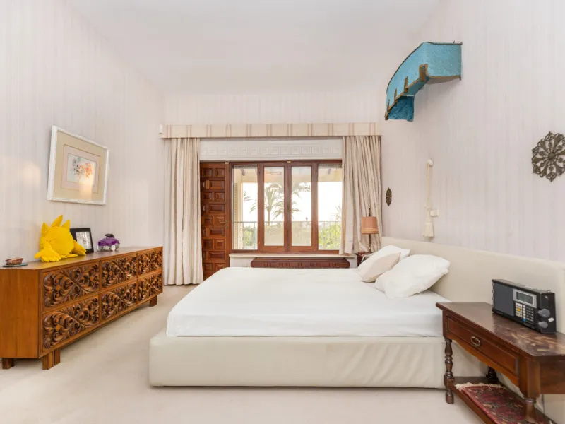 Fantastic opportunity to purchase such a house in this unique location. Frontline beach in los monteros . An absolutely stunning plot  in a fantastic beach location.