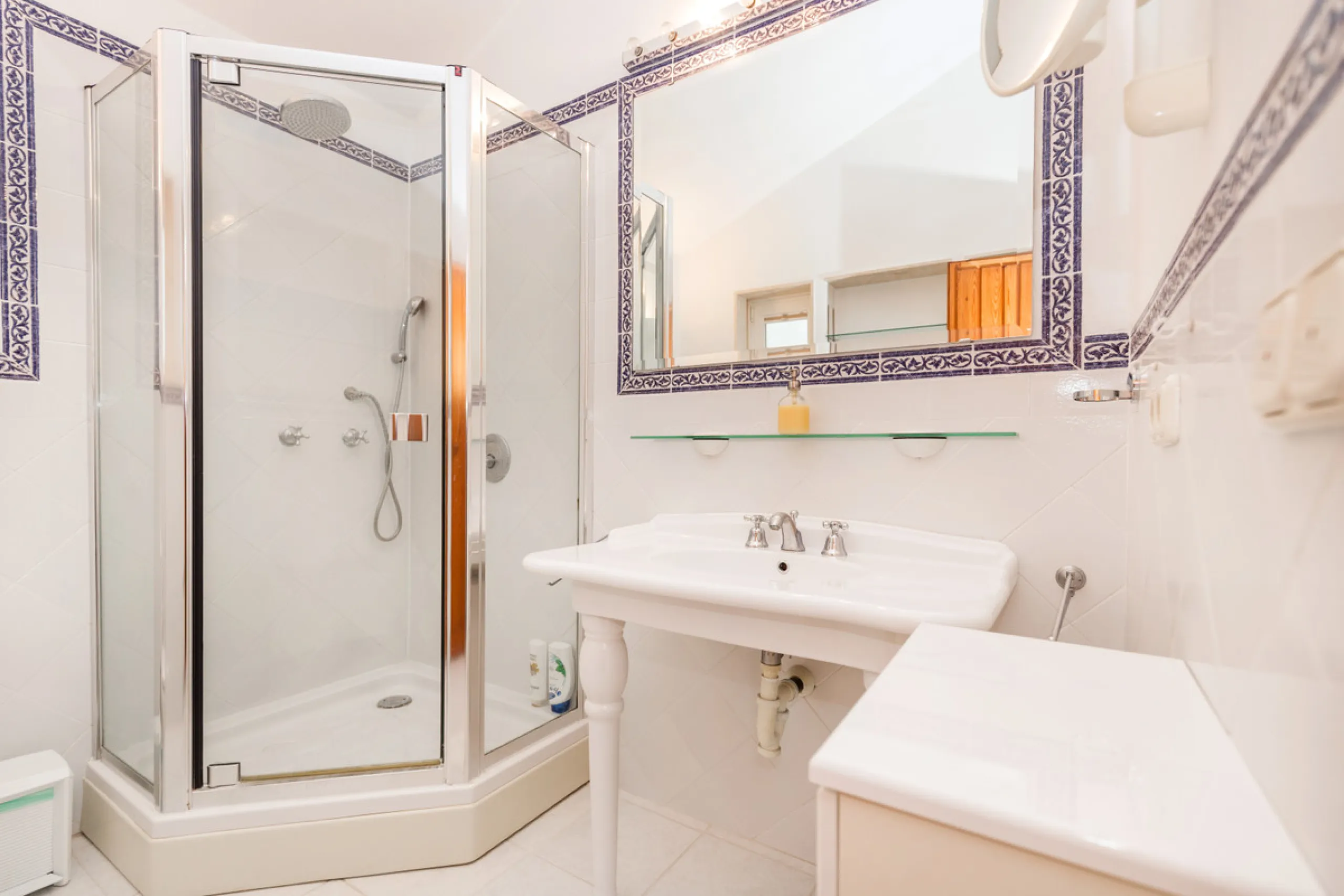 Fantastic opportunity to purchase such a house in this unique location. Frontline beach in los monteros . An absolutely stunning plot  in a fantastic beach location.