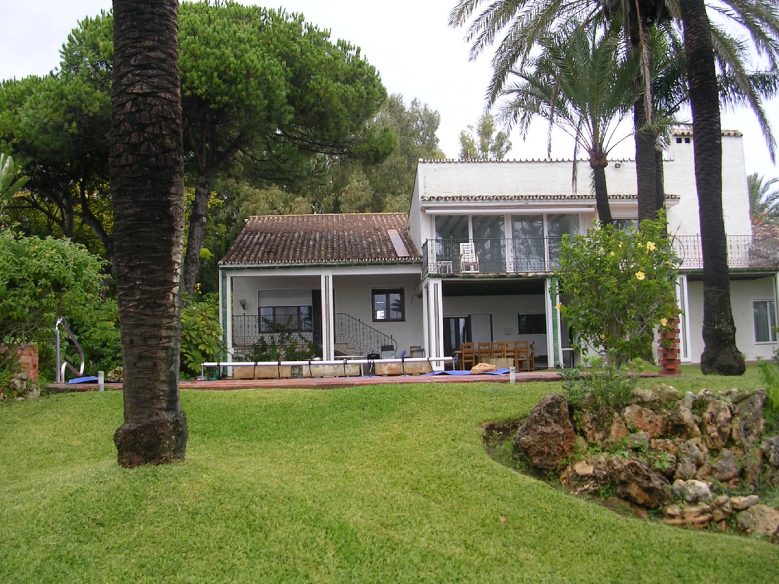 Fantastic opportunity to purchase such a house in this unique location. Frontline beach in los monteros . An absolutely stunning plot  in a fantastic beach location.