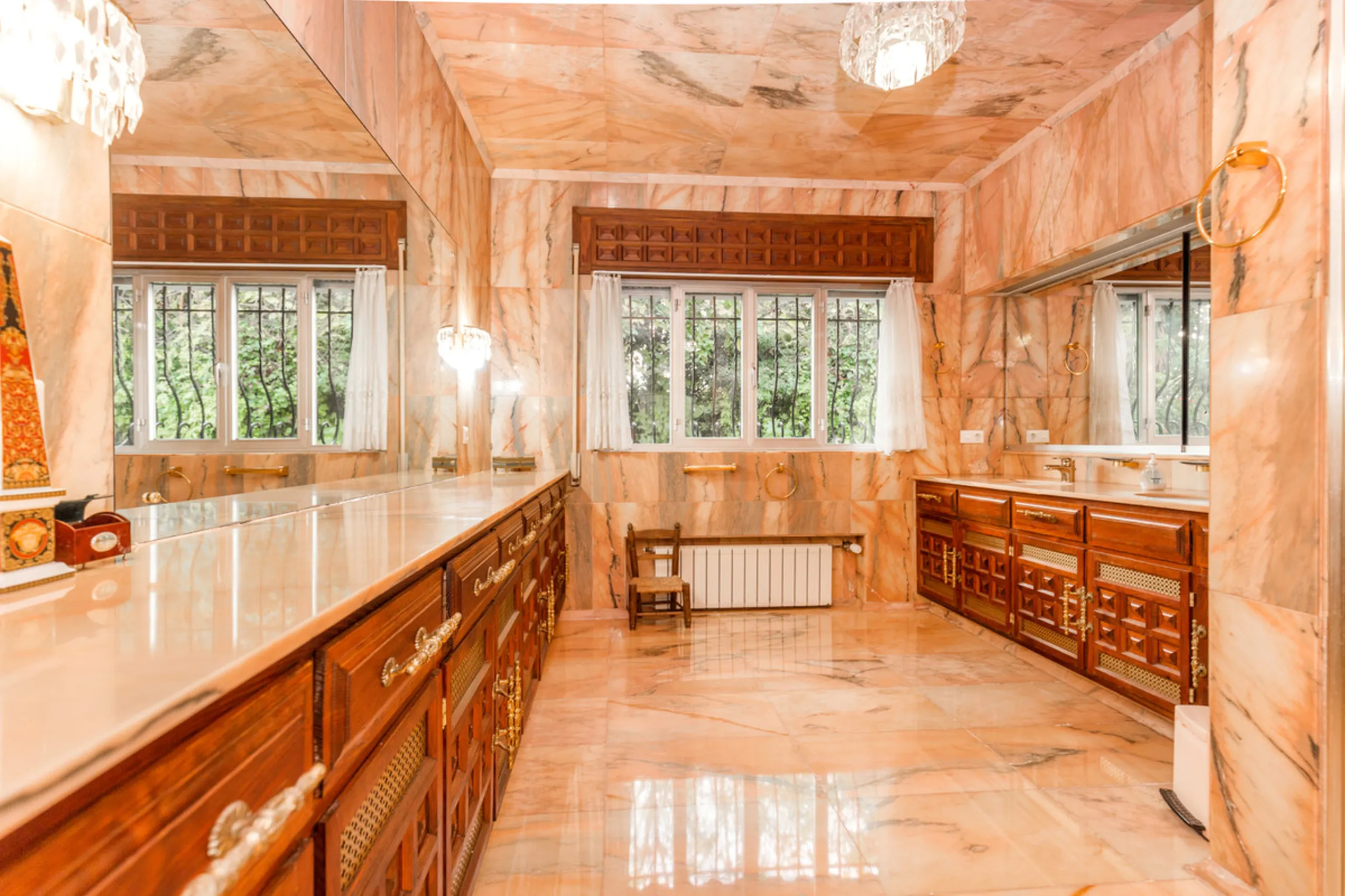 Fantastic opportunity to purchase such a house in this unique location. Frontline beach in los monteros . An absolutely stunning plot  in a fantastic beach location.