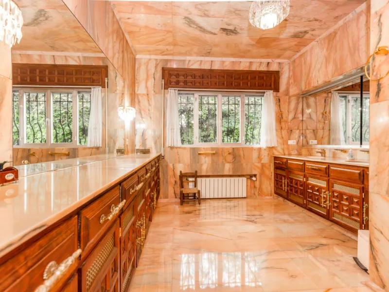 Fantastic opportunity to purchase such a house in this unique location. Frontline beach in los monteros . An absolutely stunning plot  in a fantastic beach location.