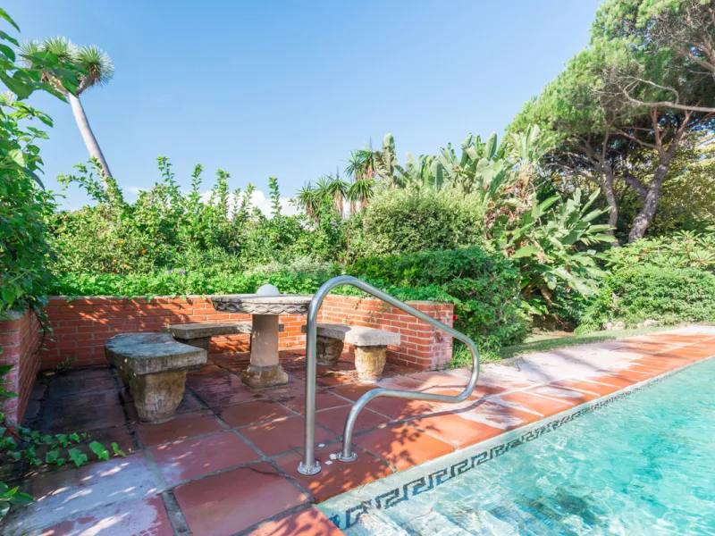 Fantastic opportunity to purchase such a house in this unique location. Frontline beach in los monteros . An absolutely stunning plot  in a fantastic beach location.