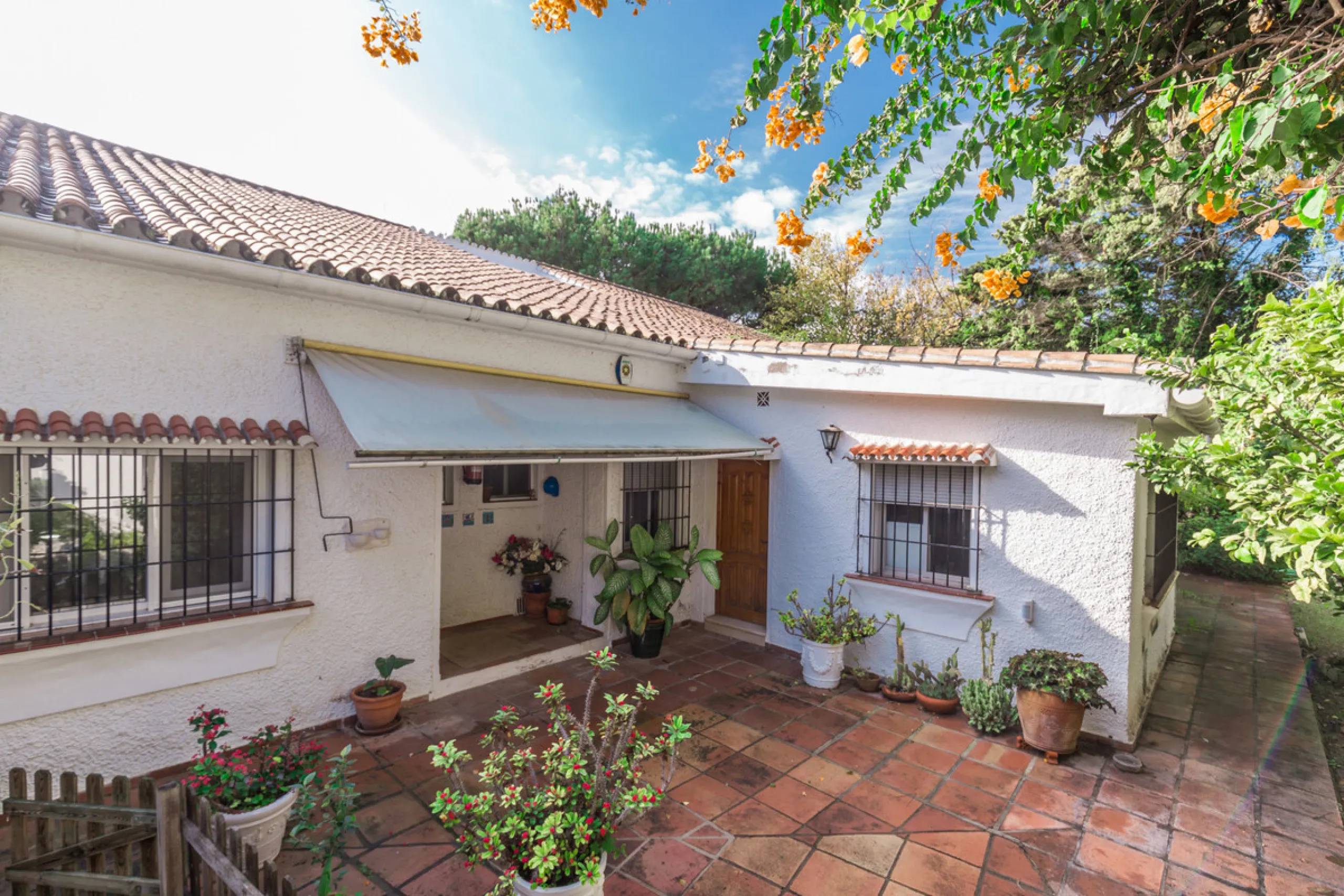 Fantastic opportunity to purchase such a house in this unique location. Frontline beach in los monteros . An absolutely stunning plot  in a fantastic beach location.
