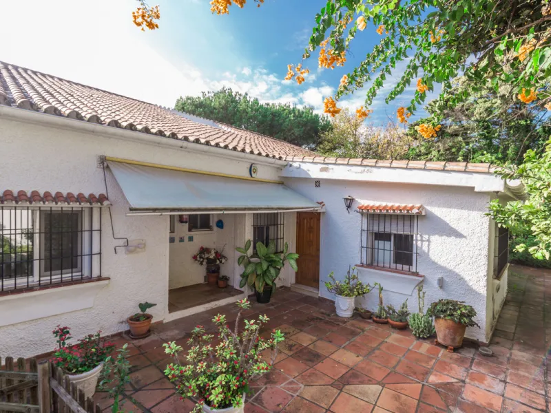 Fantastic opportunity to purchase such a house in this unique location. Frontline beach in los monteros . An absolutely stunning plot  in a fantastic beach location.
