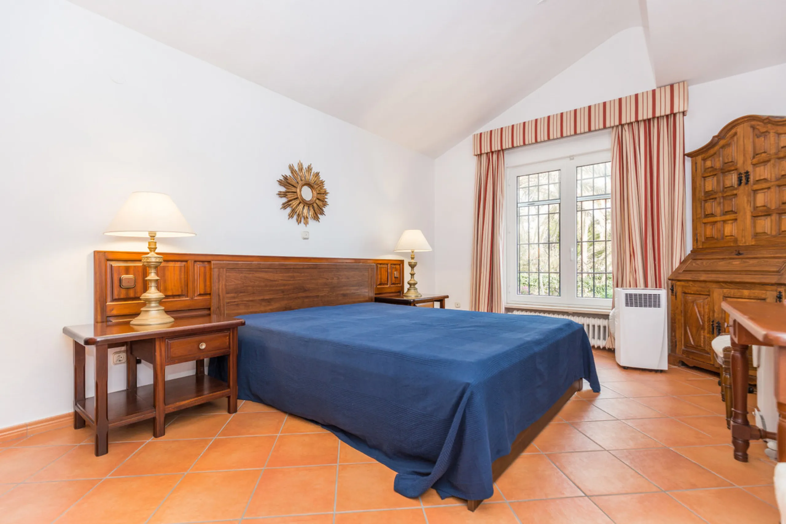 Fantastic opportunity to purchase such a house in this unique location. Frontline beach in los monteros . An absolutely stunning plot  in a fantastic beach location.