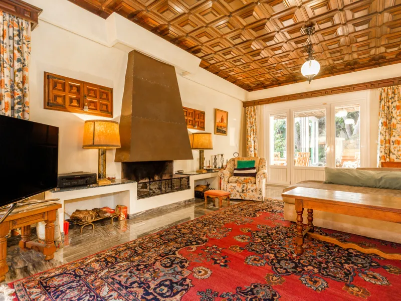 Fantastic opportunity to purchase such a house in this unique location. Frontline beach in los monteros . An absolutely stunning plot  in a fantastic beach location.