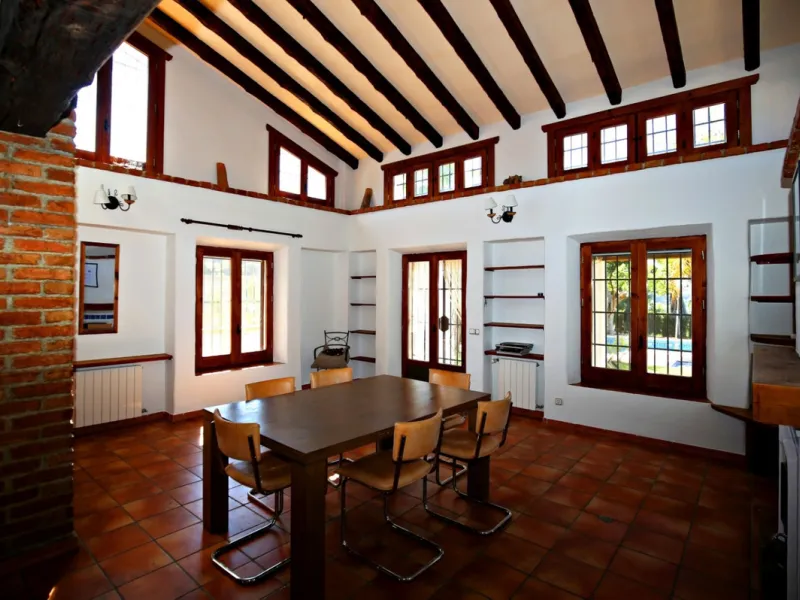 Exclusive and unique of its kind: a 16.000m2 Andalusian vacation resort with horse farm between Frigiliana and Nerja - with a built-up area of more than 1.600m2! In total, the resort has nine bedrooms, ten bathrooms and two guest toilets, spread over two 