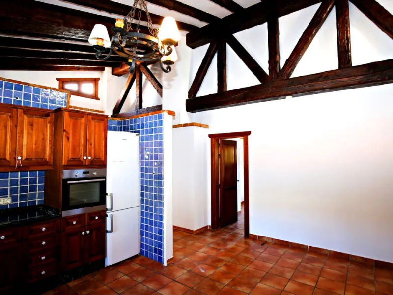 Exclusive and unique of its kind: a 16.000m2 Andalusian vacation resort with horse farm between Frigiliana and Nerja - with a built-up area of more than 1.600m2! In total, the resort has nine bedrooms, ten bathrooms and two guest toilets, spread over two 