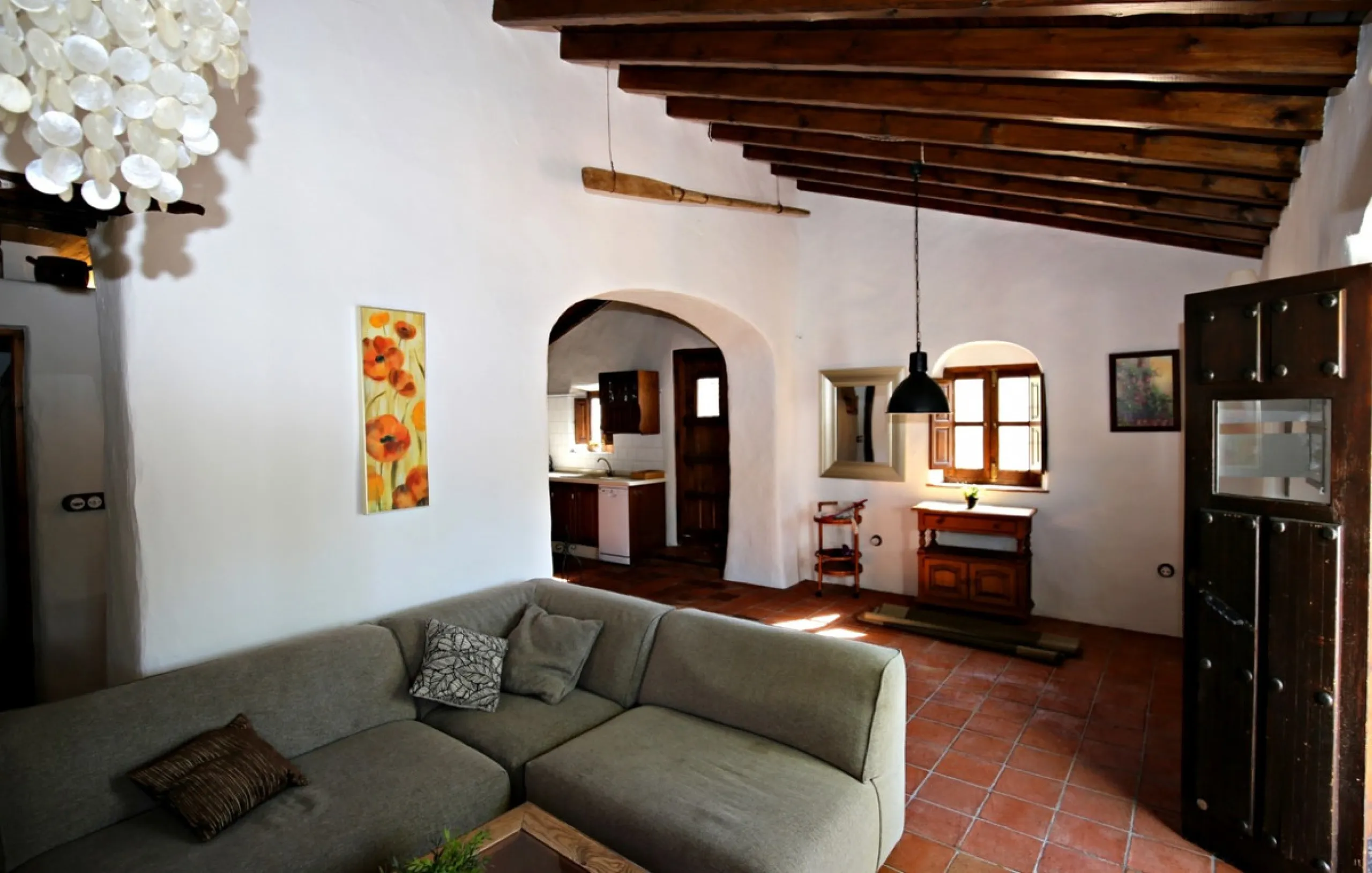 Exclusive and unique of its kind: a 16.000m2 Andalusian vacation resort with horse farm between Frigiliana and Nerja - with a built-up area of more than 1.600m2! In total, the resort has nine bedrooms, ten bathrooms and two guest toilets, spread over two 