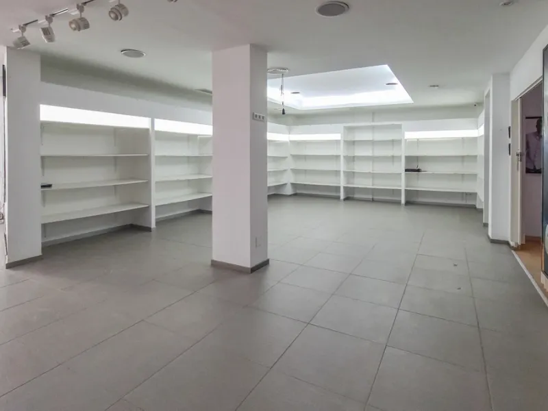 262 m² Freehold Commercial Premises in Marbella City Centre with Dual Glass Frontage on Ricardo Soriano
