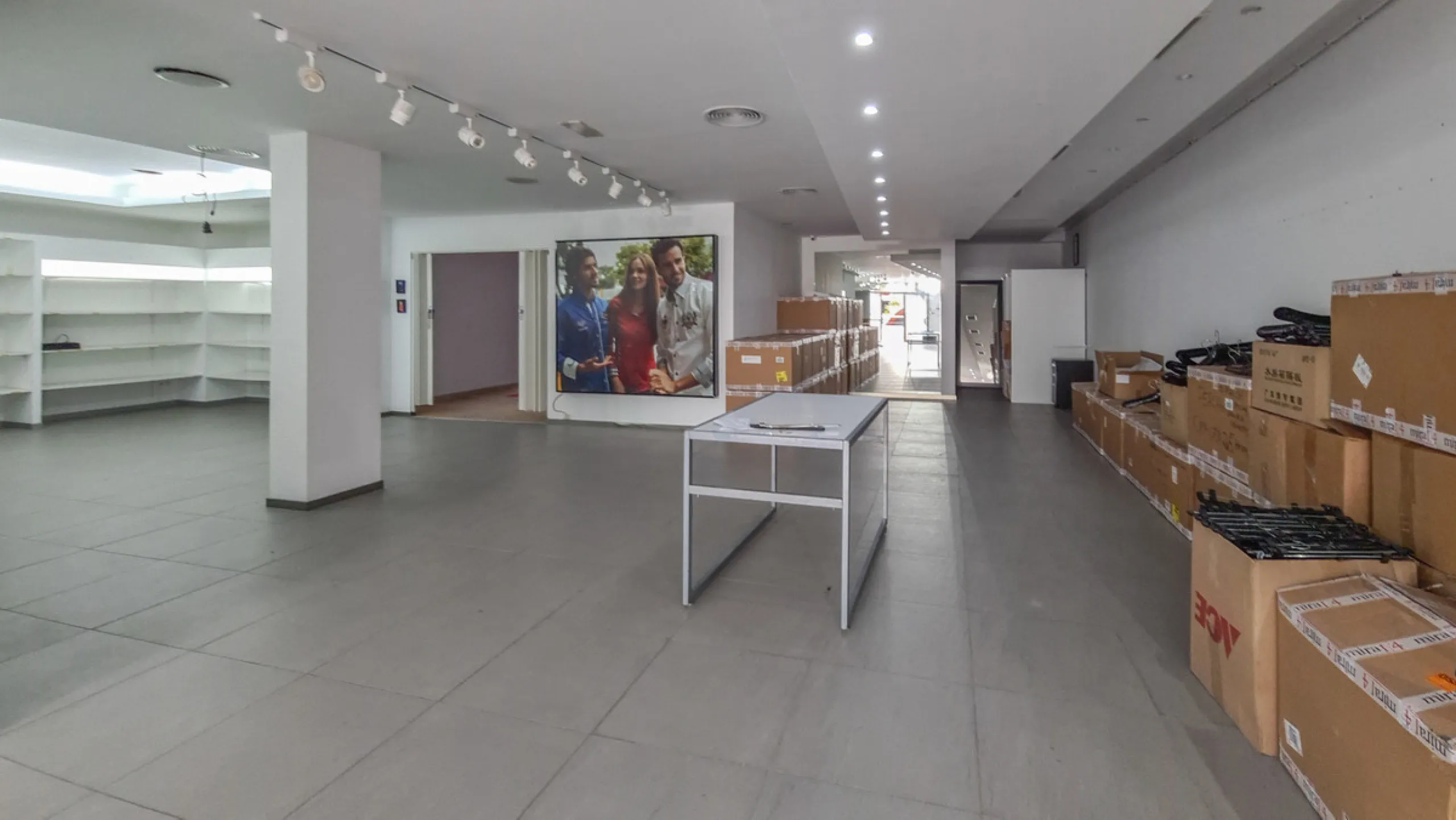 262 m² Freehold Commercial Premises in Marbella City Centre with Dual Glass Frontage on Ricardo Soriano