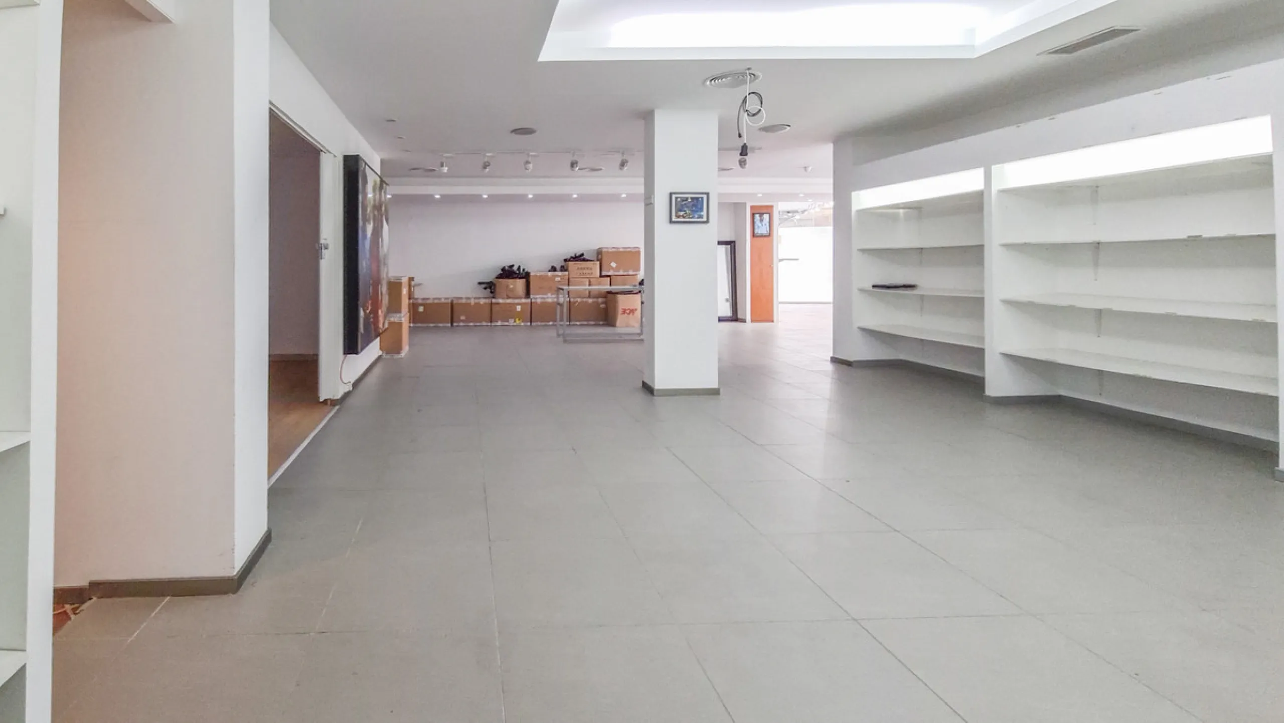 262 m² Freehold Commercial Premises in Marbella City Centre with Dual Glass Frontage on Ricardo Soriano