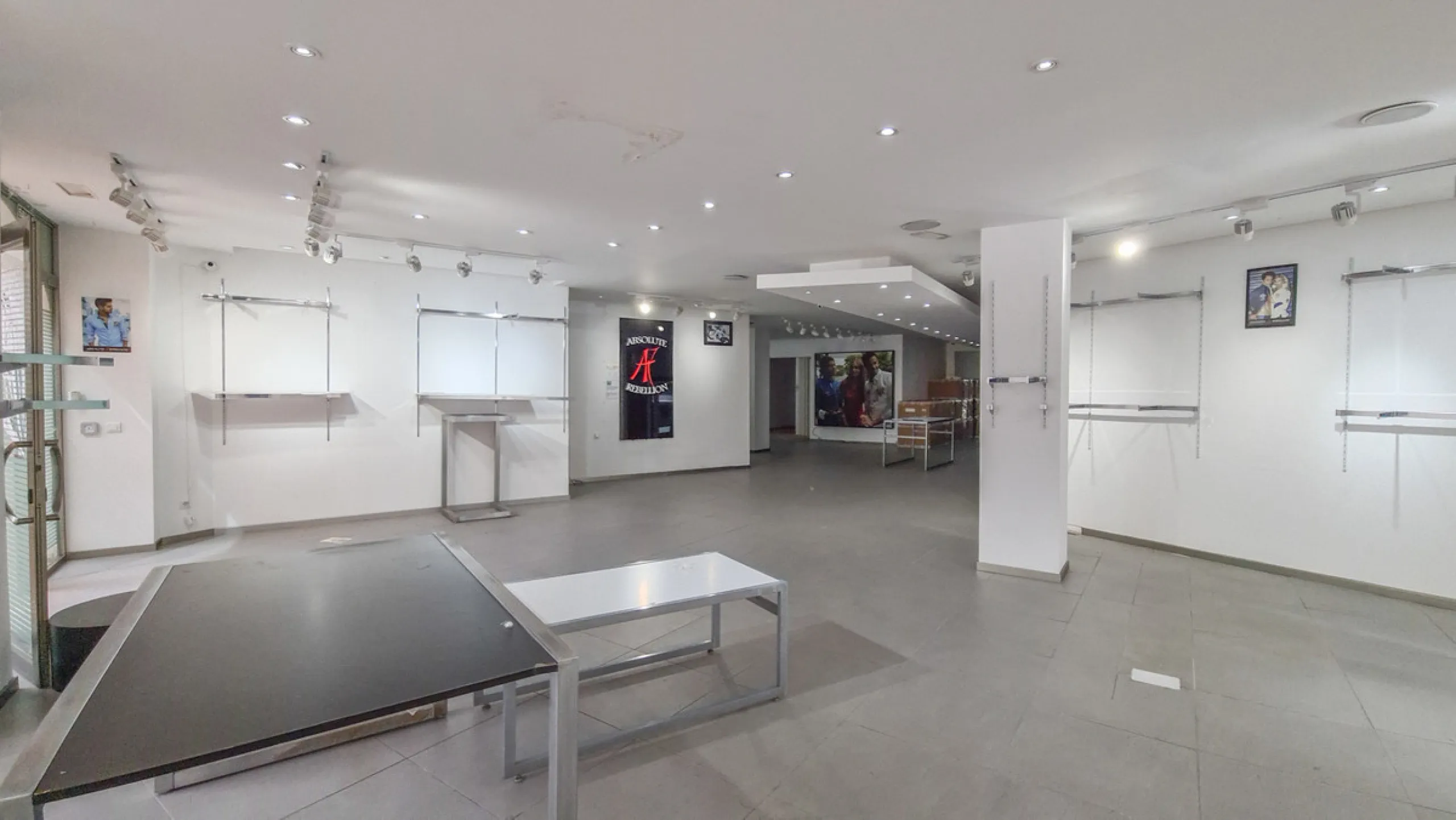 262 m² Freehold Commercial Premises in Marbella City Centre with Dual Glass Frontage on Ricardo Soriano