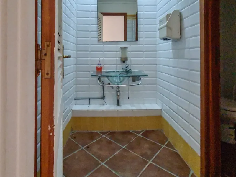 262 m² Freehold Commercial Premises in Marbella City Centre with Dual Glass Frontage on Ricardo Soriano