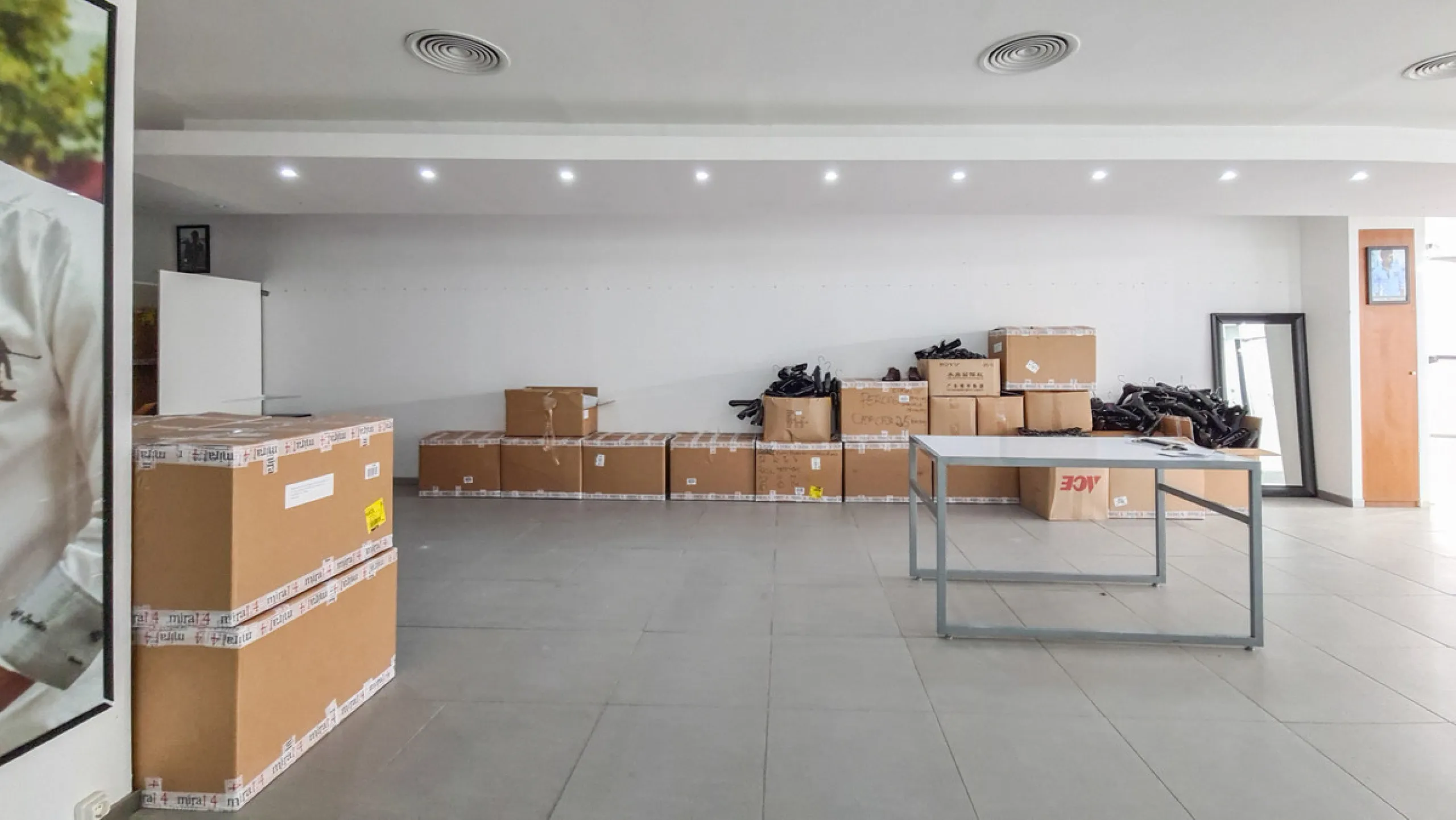 262 m² Freehold Commercial Premises in Marbella City Centre with Dual Glass Frontage on Ricardo Soriano