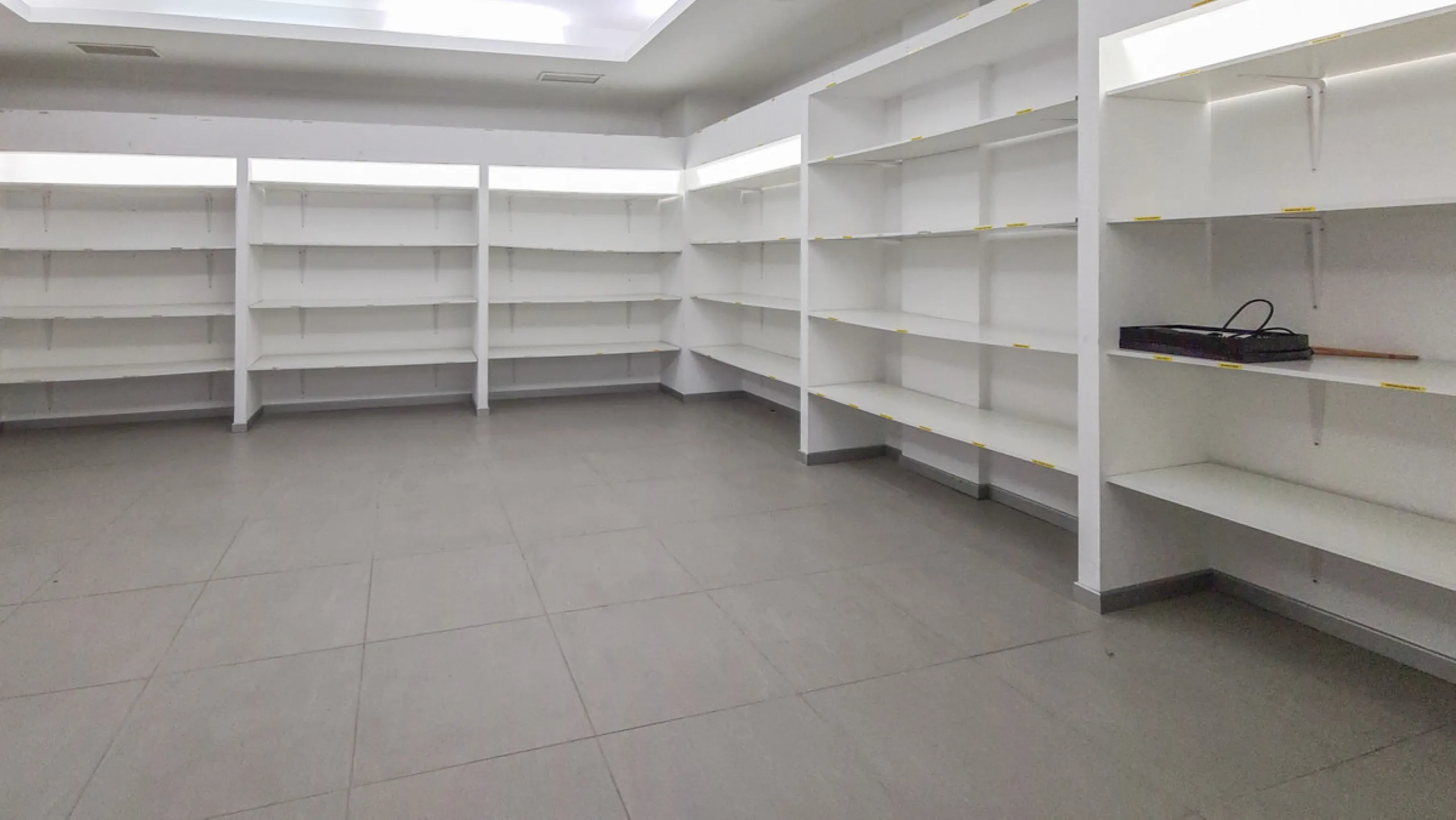 262 m² Freehold Commercial Premises in Marbella City Centre with Dual Glass Frontage on Ricardo Soriano