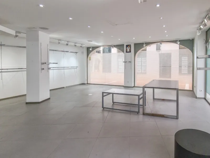 262 m² Freehold Commercial Premises in Marbella City Centre with Dual Glass Frontage on Ricardo Soriano