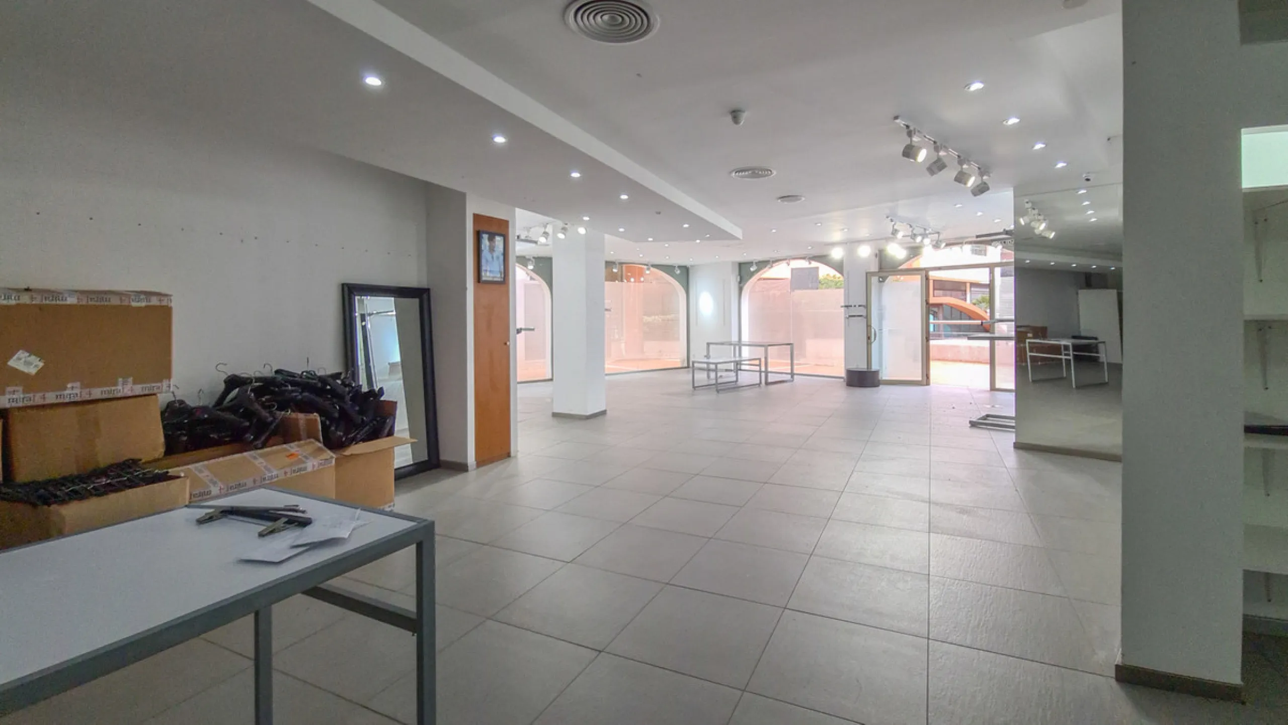 262 m² Freehold Commercial Premises in Marbella City Centre with Dual Glass Frontage on Ricardo Soriano