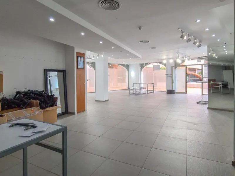 262 m² Freehold Commercial Premises in Marbella City Centre with Dual Glass Frontage on Ricardo Soriano
