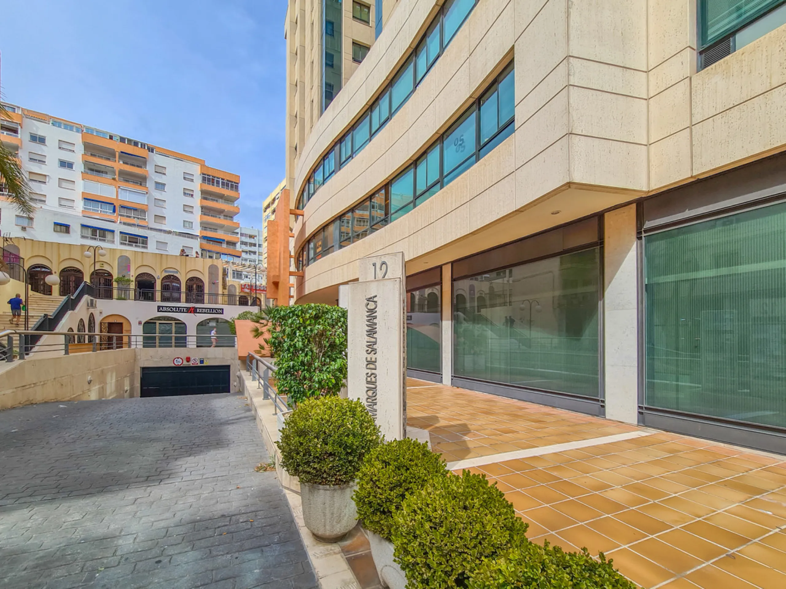 262 m² Freehold Commercial Premises in Marbella City Centre with Dual Glass Frontage on Ricardo Soriano