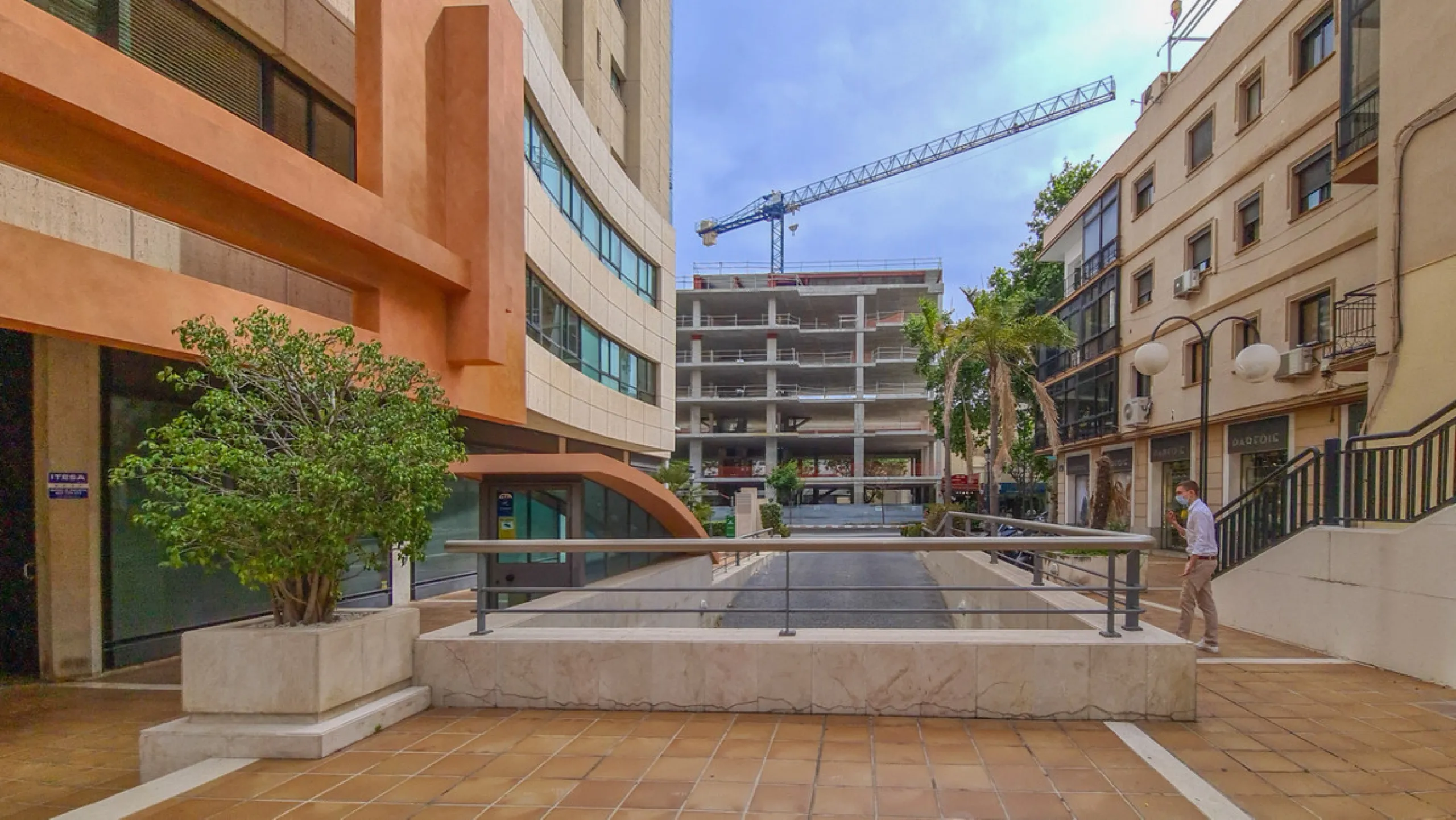 262 m² Freehold Commercial Premises in Marbella City Centre with Dual Glass Frontage on Ricardo Soriano