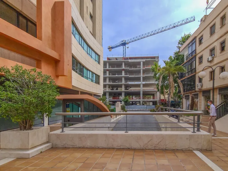 262 m² Freehold Commercial Premises in Marbella City Centre with Dual Glass Frontage on Ricardo Soriano