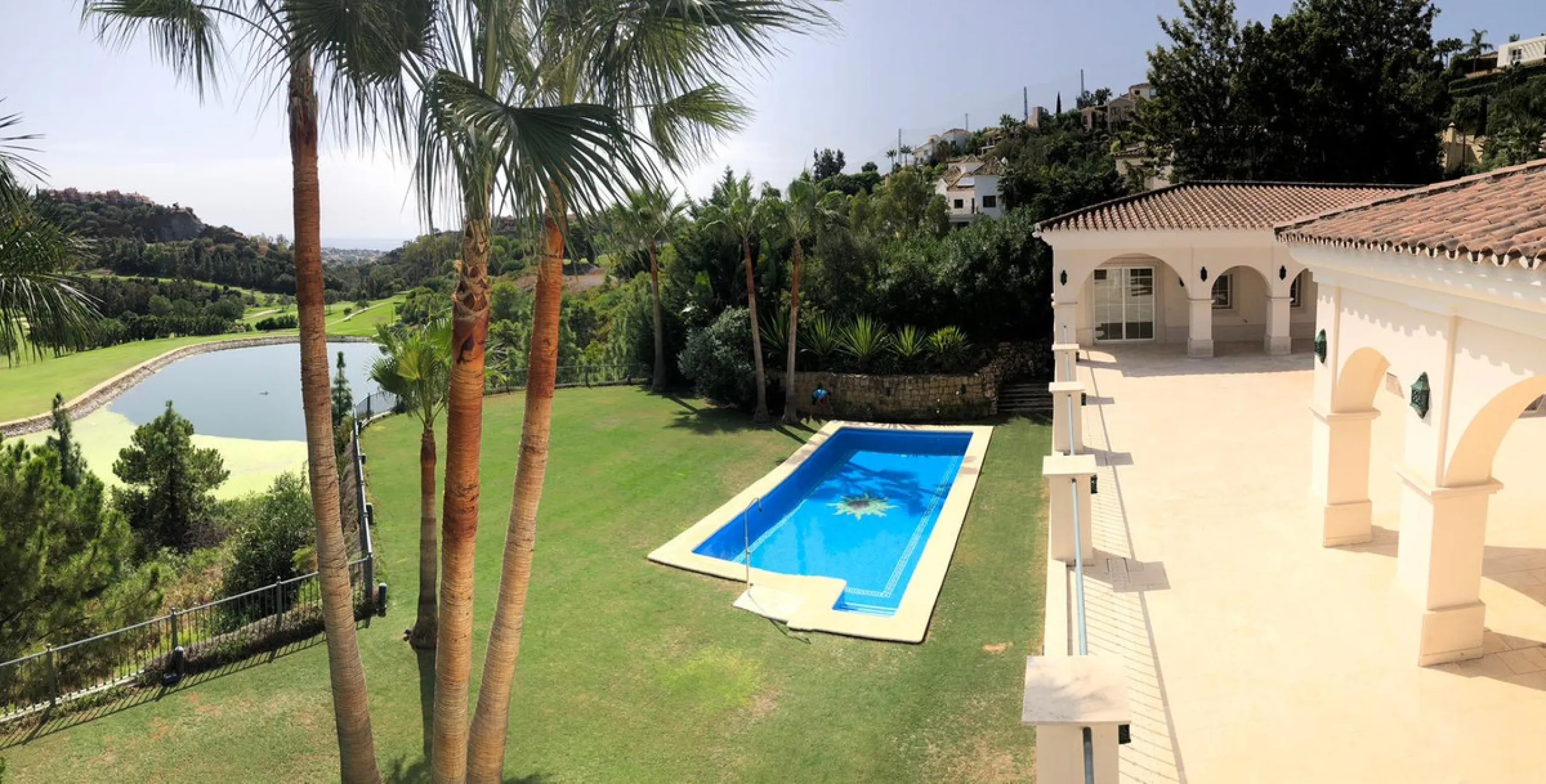 Impresive Luxury Frontline Golf Villa in Los Arqueros