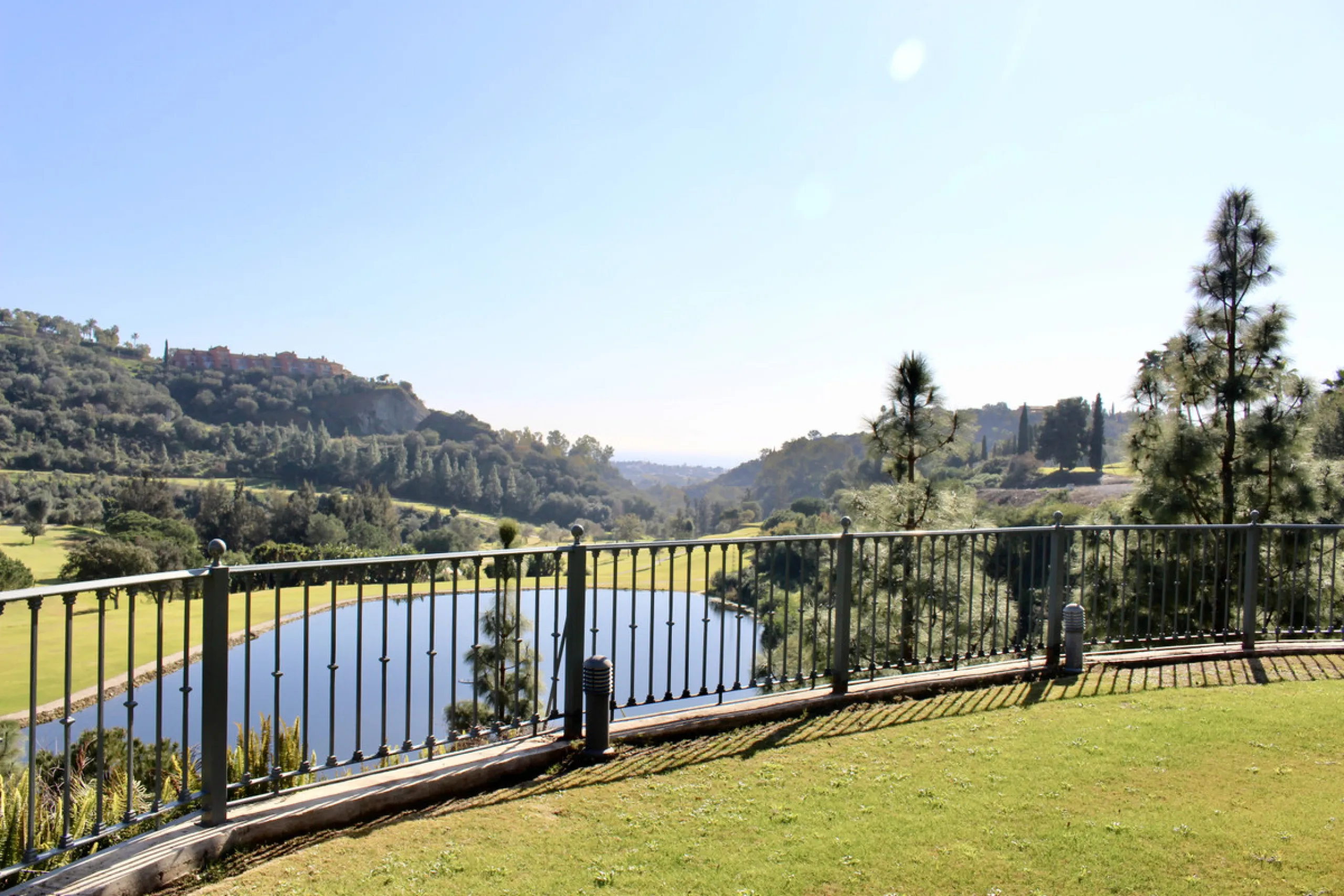 Impresive Luxury Frontline Golf Villa in Los Arqueros