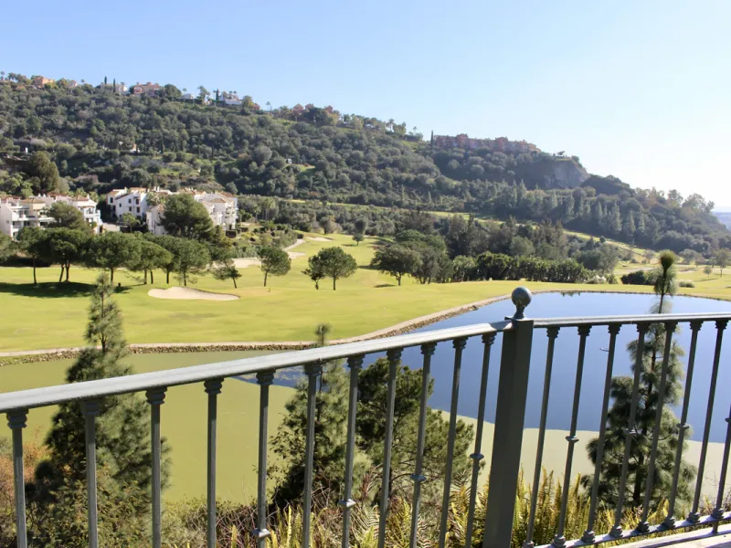 Impresive Luxury Frontline Golf Villa in Los Arqueros