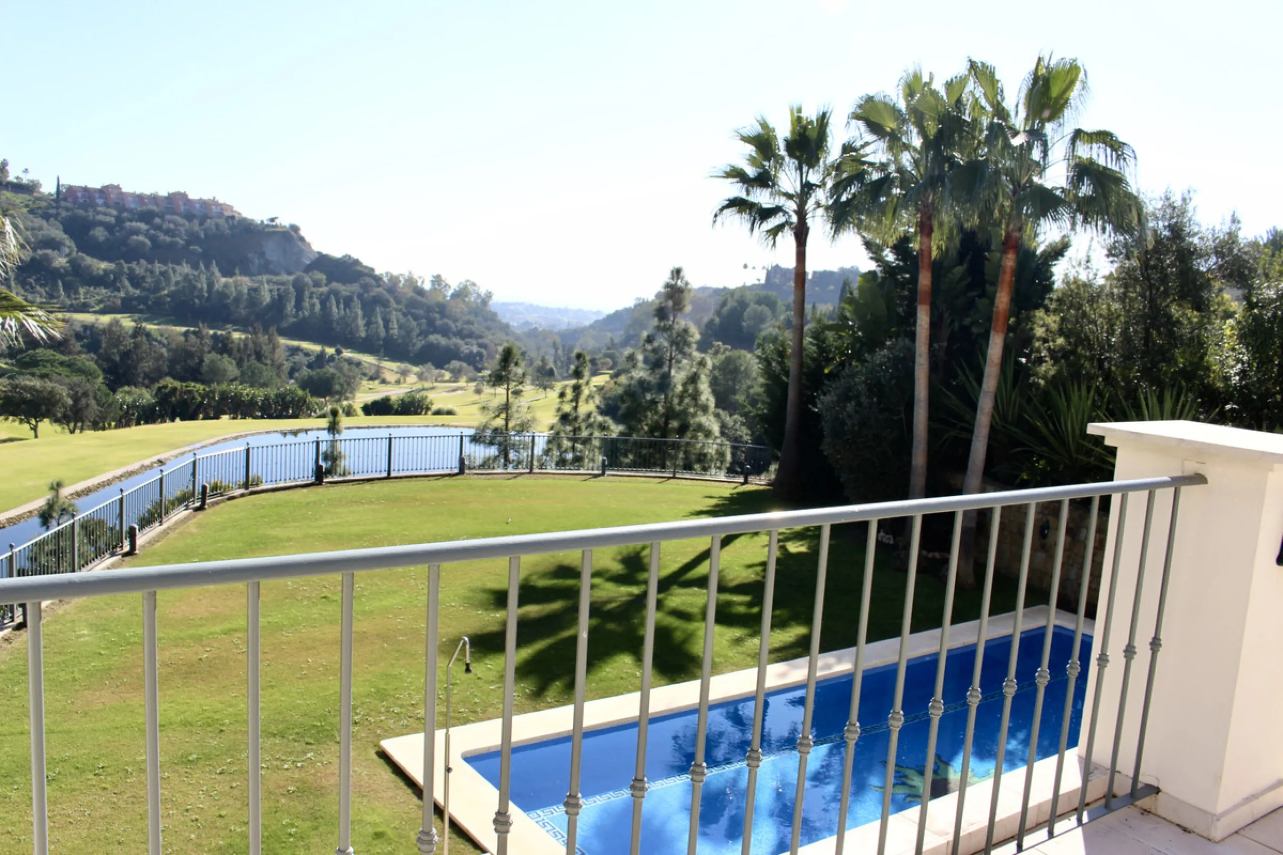 Impresive Luxury Frontline Golf Villa in Los Arqueros