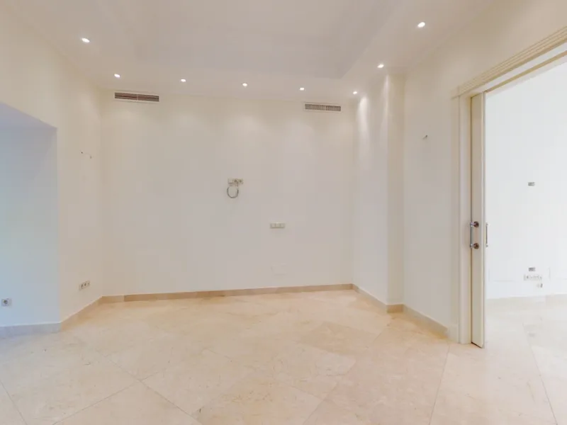 Impresive Luxury Frontline Golf Villa in Los Arqueros