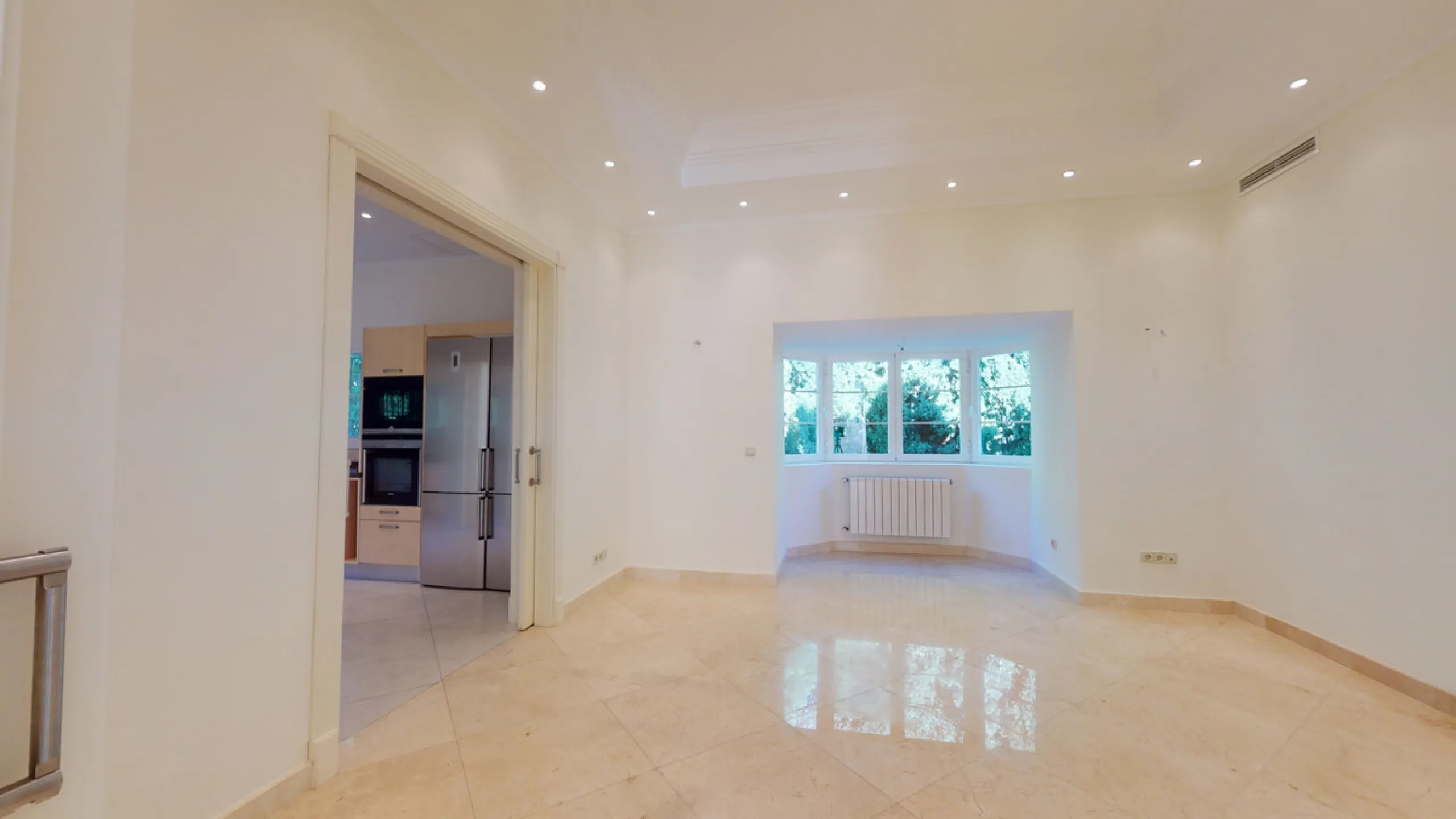 Impresive Luxury Frontline Golf Villa in Los Arqueros