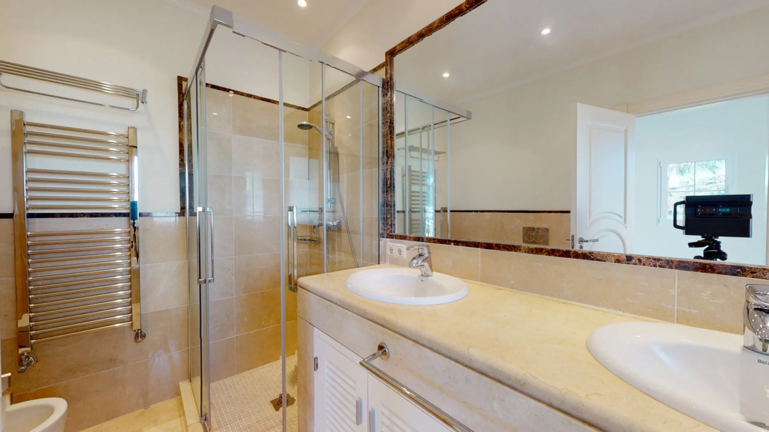 Impresive Luxury Frontline Golf Villa in Los Arqueros