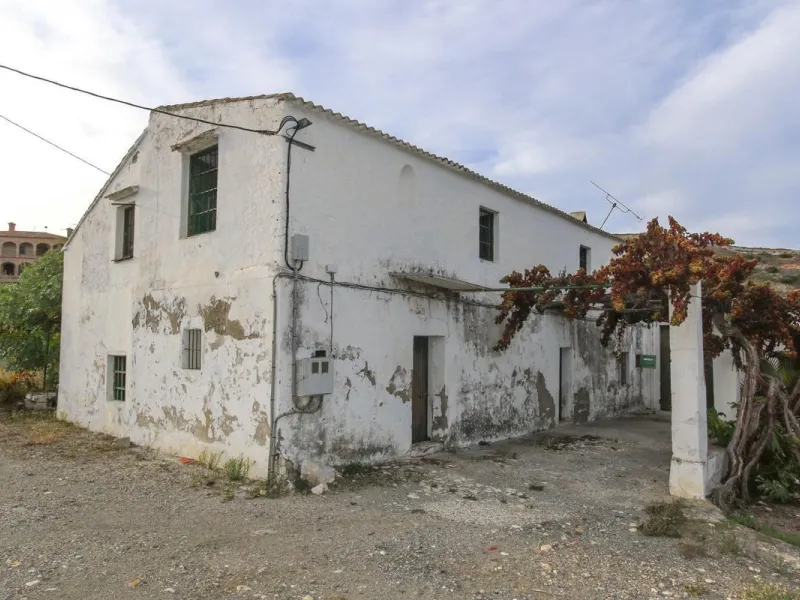 A gorgeous plot, brimming with business opportunity.