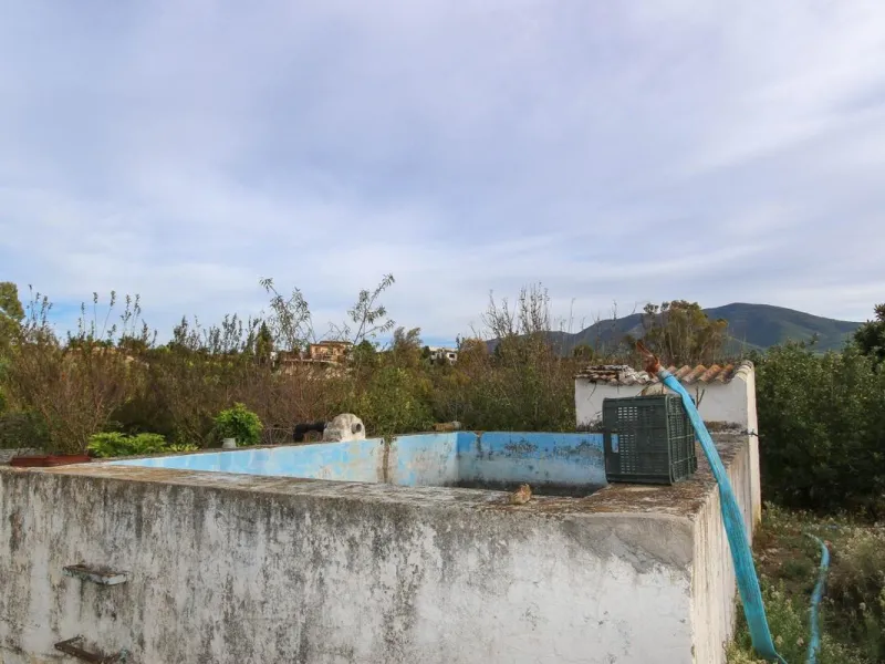 A gorgeous plot, brimming with business opportunity.